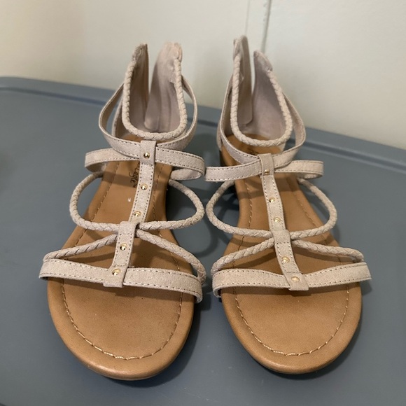 American Eagle Tan Suede Strappy Sandals size 8 - Picture 2 of 5